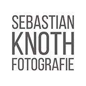 Logo/Portrait: Fotograf SEBASTIAN KNOTH FOTOGRAFIE Logo/Portrait: Fotograf SEBASTIAN KNOTH FOTOGRAFIE