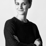 Logo/Portrait: Photography Maren Demant Logo/Portrait: Photography Maren Demant