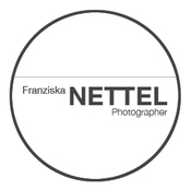 Logo/Portrait: Fotograf Franziska Nettel Logo/Portrait: Fotograf Franziska Nettel