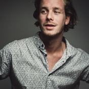 Logo/Portrait: Fotograf Niclas Harwart Logo/Portrait: Fotograf Niclas Harwart