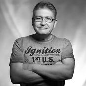 Logo/Portrait: Fotograf Oliver Linsel Logo/Portrait: Fotograf Oliver Linsel