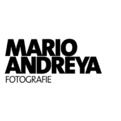 Logo/Portrait: Fotograf Mario Andreya