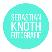 Logo/Portrait: Fotograf SEBASTIAN KNOTH FOTOGRAFIE Logo/Portrait: Fotograf SEBASTIAN KNOTH FOTOGRAFIE
