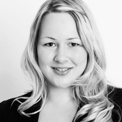 Logo/Portrait: Fotograf Julia Laatsch Logo/Portrait: Fotograf Julia Laatsch