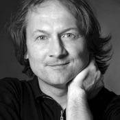 Logo/Portrait: Fotograf Stefan Hanke Logo/Portrait: Fotograf Stefan Hanke