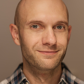 Logo/Portrait: Fotograf EmoFotoDoku Ruben Fischer Logo/Portrait: Fotograf EmoFotoDoku Ruben Fischer