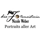 Logo/Portrait: Fotografin Nicole Weber