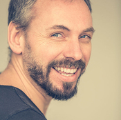 Logo/Portrait: Fotograf Kai Neunert Logo/Portrait: Fotograf Kai Neunert