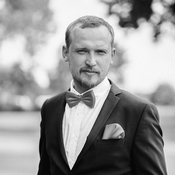 Logo/Portrait: Fotograf Vitaly Nosov Logo/Portrait: Fotograf Vitaly Nosov