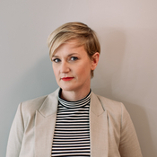 Logo/Portrait: Freie Fotografin nina skripietz fotografie Logo/Portrait: Freie Fotografin nina skripietz fotografie