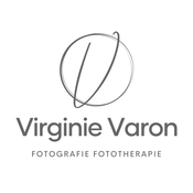 Logo/Portrait: Fotograf Virginie Varon