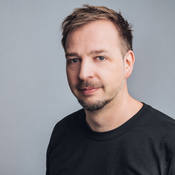 Logo/Portrait: Fotograf Christoph Behrmann Logo/Portrait: Fotograf Christoph Behrmann
