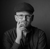 Logo/Portrait: Fotograf Frank Schettler Logo/Portrait: Fotograf Frank Schettler