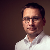 Logo/Portrait: Fotograf Frank Wiedemeier Logo/Portrait: Fotograf Frank Wiedemeier