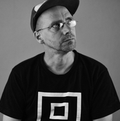 Logo/Portrait: Fotograf Marek Brandt Logo/Portrait: Fotograf Marek Brandt