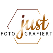 Logo/Portrait: Fotograf just fotografiert