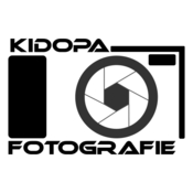 Logo/Portrait: Fotograf Dominik Kindermann