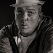 Logo/Portrait: Fotograf Mobby-Michael Gehring Logo/Portrait: Fotograf Mobby-Michael Gehring