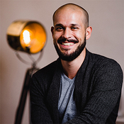 Logo/Portrait: Fotograf Valentin Paster Logo/Portrait: Fotograf Valentin Paster