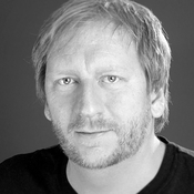 Logo/Portrait: Fotograf Björn Kindler Logo/Portrait: Fotograf Björn Kindler