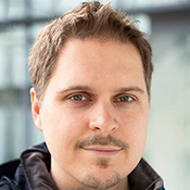 Logo/Portrait: Fotograf Jérome Gerull Photographie Logo/Portrait: Fotograf Jérome Gerull Photographie