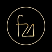 Logo/Portrait: Fotograf Esther Plaum Logo/Portrait: Fotograf Esther Plaum