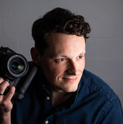 Logo/Portrait: Freier Fotograf Daniel ELKE Logo/Portrait: Freier Fotograf Daniel ELKE