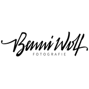 Logo/Portrait: Fotograf Benni Wolf Fotografie Logo/Portrait: Fotograf Benni Wolf Fotografie