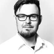 Logo/Portrait: Fotograf Adrian Piwo Logo/Portrait: Fotograf Adrian Piwo