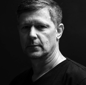 Logo/Portrait: Fotograf Frank Wernicke Logo/Portrait: Fotograf Frank Wernicke