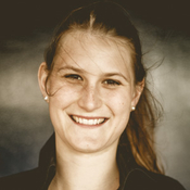 Logo/Portrait: Fotografin Maike Thomalla Logo/Portrait: Fotografin Maike Thomalla