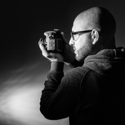 Logo/Portrait: Fotograf Massimiliano Ciccia 