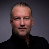Logo/Portrait: Fotograf Rainer Suck Logo/Portrait: Fotograf Rainer Suck