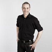 Logo/Portrait: Fotograf Daniel Sumesgutner Logo/Portrait: Fotograf Daniel Sumesgutner