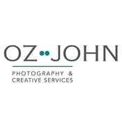 Logo/Portrait: Fotograf Oz John