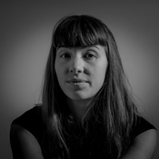 Logo/Portrait: Fotograf Jessica Morfis Logo/Portrait: Fotograf Jessica Morfis