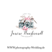 Logo/Portrait: Fotografin Janine Hausbrandt 