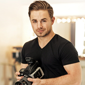 Logo/Portrait: Fotograf Tobias Ebert Logo/Portrait: Fotograf Tobias Ebert