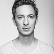 Logo/Portrait: Fotograf Tilman Vogler Logo/Portrait: Fotograf Tilman Vogler