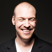 Logo/Portrait: Fotograf Sebastian Berger Logo/Portrait: Fotograf Sebastian Berger