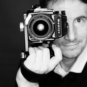 Logo/Portrait: Fotograf Ralph Rösch Logo/Portrait: Fotograf Ralph Rösch