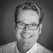 Logo/Portrait: Freier Fotograf Robert Hausmann Logo/Portrait: Freier Fotograf Robert Hausmann