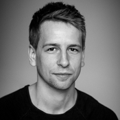 Logo/Portrait: Freier Fotograf Moritz Münch Logo/Portrait: Freier Fotograf Moritz Münch