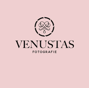 Logo/Portrait: Fotografin Anja Gärtner