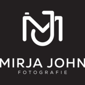 Logo/Portrait: Fotograf Mirja John Fotografie Logo/Portrait: Fotograf Mirja John Fotografie