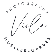 Logo/Portrait: Fotografin Viola Müller-Gerbes