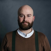 Logo/Portrait: Fotograf Simon - Paul Schempershofe Logo/Portrait: Fotograf Simon - Paul Schempershofe