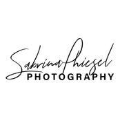 Logo/Portrait: Fotograf Sabrina Phiesel