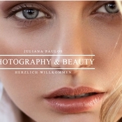 Logo/Portrait: Fotograf Juliana Paulos Logo/Portrait: Fotograf Juliana Paulos