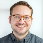 Logo/Portrait: Fotograf Jannis Wiebusch Fotografie